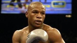 메이웨더, 내한 확정…“링 아닌, 힙한 공연 무대 올라”