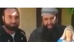 대놓고 치고받은 트럼프-메이… ‘앵글로색슨 동맹’ 금 가나 