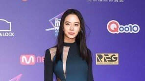 ‘MAMA’ 송지효, 바디라인 살린 ‘파격 시스루’…“광수가 봤으면 뭐라고 했을까”
