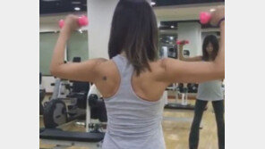 “54세 몸매 실화인가요?”…황신혜, 진정한 핫바디