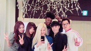 ‘나의 영어 사춘기’ 효연, 한현민·황신혜와 ‘찰칵’…팬들 시선 집중