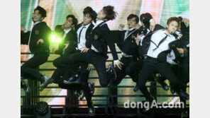 [동아포토]베일 벗은 더보이즈