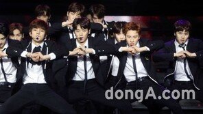 [동아포토]더보이즈, 멤버 전원 센터