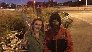 가진 돈 탈탈 털어 생면부지 女 도운 노숙자에 수 억원 답지