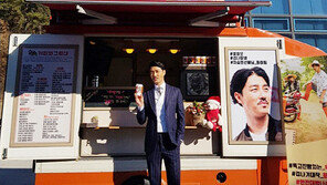 [알쓸연잡] 밥차? 요즘 촬영장 대세는 ‘커피차’, 동료 기살리기…평균 150잔 쏘지요