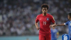 맏형 염기훈, 두 골만 쏘면 역사가 되는거야!