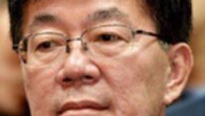 법원, 이영렬 ‘돈 봉투 만찬’ 무죄…李 “법원 판단에 경의”