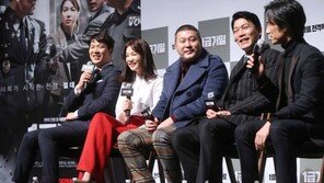 [동아포토]화기애애한 ‘1급 기밀’