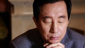 한국당 새 원내대표에 김성태…與 “정쟁 아닌 상생·협치 기대”