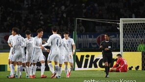[고봉준의 여기는 도쿄] 쑥스러운 1승…E-1 챔피언십 북한전 자책골로 1-0