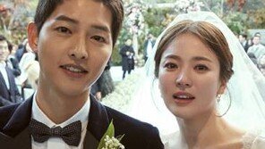 송혜교 중국 출국 소식에 팬들 “文대통령 방중 행사와 연관?” 술렁