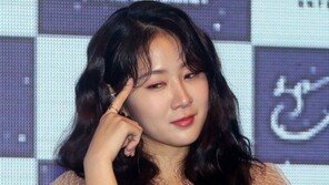 [동아포토]소유 솔로 데뷔.. 섹시 벗고 우아 입다