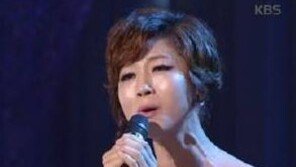 가수 문희옥 경찰 출석…후배 A씨 “성추행 피해 발설 못하게 협박했다”고소