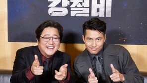 곽도원X정우성, 동갑내기 ‘꿀’ 케미 …“오늘은? 극장에 강철비 내리는 날”