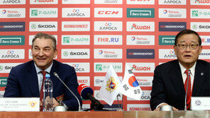 러시아 아이스하키, 개막 다음날 한국과 평가전