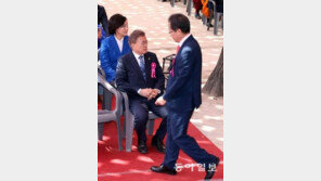 홍준표 “文대통령, 시진핑 알현(謁見)”…우원식 “洪 망발, 묵과 못 해”