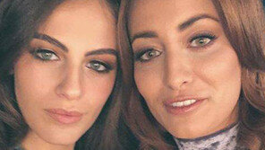 ‘미스 이스라엘’과 사진 찍은 죄?