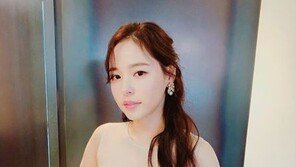 “알고보니 스포일러”…‘태양과 결혼’ 민효린, SNS에 웨딩 사진 떠억