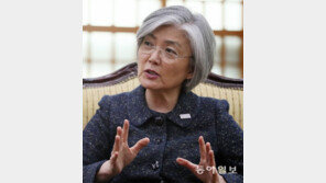 강경화 외교장관 “한중정상회담 내 점수는 90점… 홀대론은 본질 모르는 얘기”