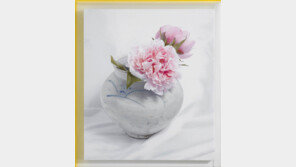 연말연시 선물용으로 미술품 찾는 사람들