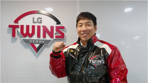 LG 김현수 품자 잠실 들썩…“드디어 도장 쾅! 김현수가 우리 팀이라니”