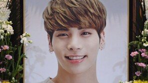 장제원 “종현, 아직 어린데…가슴이 무척 아리다” 추모