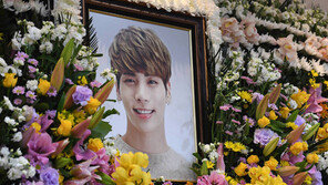 “겉과 속 다른 연예계 생활에 힘들어 해… 주변 사람 많아도 맘 터놓을 친구 없어”