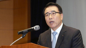 [오늘의 얼굴] 조용병 회장, 신한금융 신입사원 특강