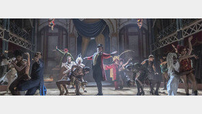 가슴을 치긴 하는데… 빈약한 스토리에 감동 깊이는 얕아