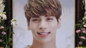 故 종현 발인, “우리 꼭 다시 만날 거예요”…온라인도 눈물로 ‘축축’