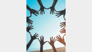 [사회공헌 Together]공유가치창출에 앞장서는 기업들, 고용창출-혁신으로 사회문제 해결한다