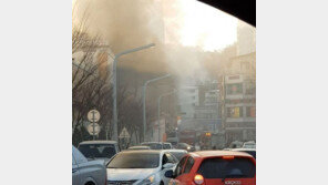 충북 제천 화재, 대형 목욕탕 건물 전체로 번져…최소 10명 부상