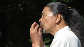 [양형모의 공소남닷컴] ‘폐로 듣는 숲의 소리’…소지로가 온다