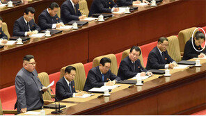 주석단 맨앞줄 앉은 김여정… ‘10위권 실세’ 공식화