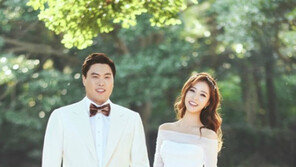“한 편의 영화처럼”…류현진♥배지현, 야구 콘셉트 웨딩화보
