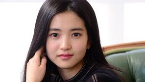 [인터뷰] 김태리 “내 인생의 시위? 언니들 손에 이끌려 등록금 투쟁!”