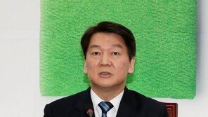 안철수 “혈액형 달라도 수혈되는 게 의학상식…바른정당은 수혈 가능” 