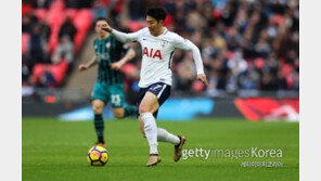 [통신원 리포트] 시즌 9호골 손흥민 “2017년 내 점수는 50점”