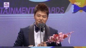 ‘2017 mbc 연예대상’ 전현무 “KBS도 따뜻한 봄바람 불길”