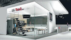 가전 넘어 첨단 IT업체로 변신… ‘CES 2018’서 AI-IoT 기술 대거 선보이는 삼성-LG전자