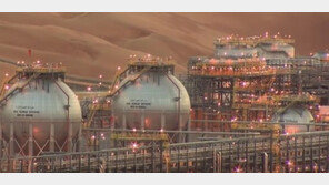 사우디, 재정적자 극복 위해 휘발유 가격 ‘배’로 올린다