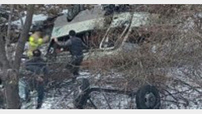 훈련병 태운 양구 군용버스 추락, 22명 중경상…“브레이크 말 안들었다”