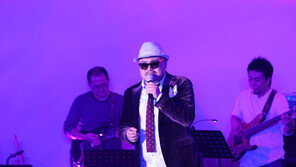 김흥국, 이색공연으로 ‘흥궈신’입증…관객과 소주파티