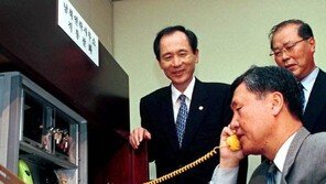 북한 ‘판문점 연락채널’ 재개통, 무슨 의미?