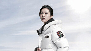 여름 강타한 #래시가드, 겨울 점령한 #화이트롱패딩