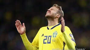 ‘벤치 멤버’ 토이보넨…‘골 가뭄’ 에르난데스