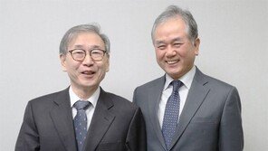 새해들어 정년퇴임한 김정학-홍성만 前판사가 후배들에게 