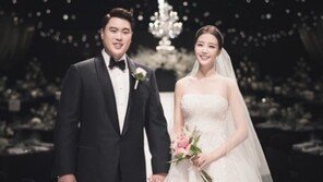 ‘오늘(5일) 결혼’ 류현진·배지현, 본식 사진 공개 “두 사람 사랑, 결실 맺었다”