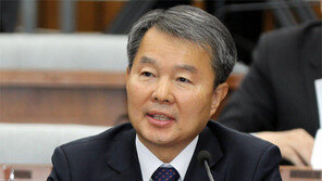 이진성 헌재소장 “헌법에 눈물있다는 말 만들고싶어”