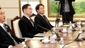 [남북 고위급회담]北리선권 “회담 중계하자” 돌발 제안, 조명균 “일리 있지만…”